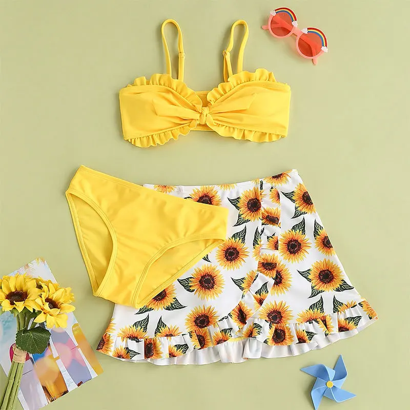 2023 New Girls' Solid Color Flashing Split Swimsuit Three-piece Set European and American Children's Mesh Skirt Bikini
2023 New Girls' Solid Color Flashing Split Swimsuit Three-piece Set European and American Children's Mesh Skirt Bikini