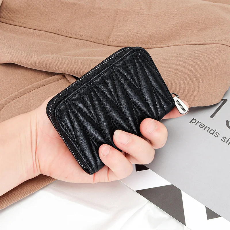 2023 Fashion Trend Genuine Leather Short Credit Card Bag Coin Purse Luxurious Women‘s Sheep Card Bag Free Shipping Promotion
2023 Fashion Trend Genuine Leather Short Credit Card Bag Coin Purse Luxurious Women‘s Sheep Card Bag Free Shipping Promotion