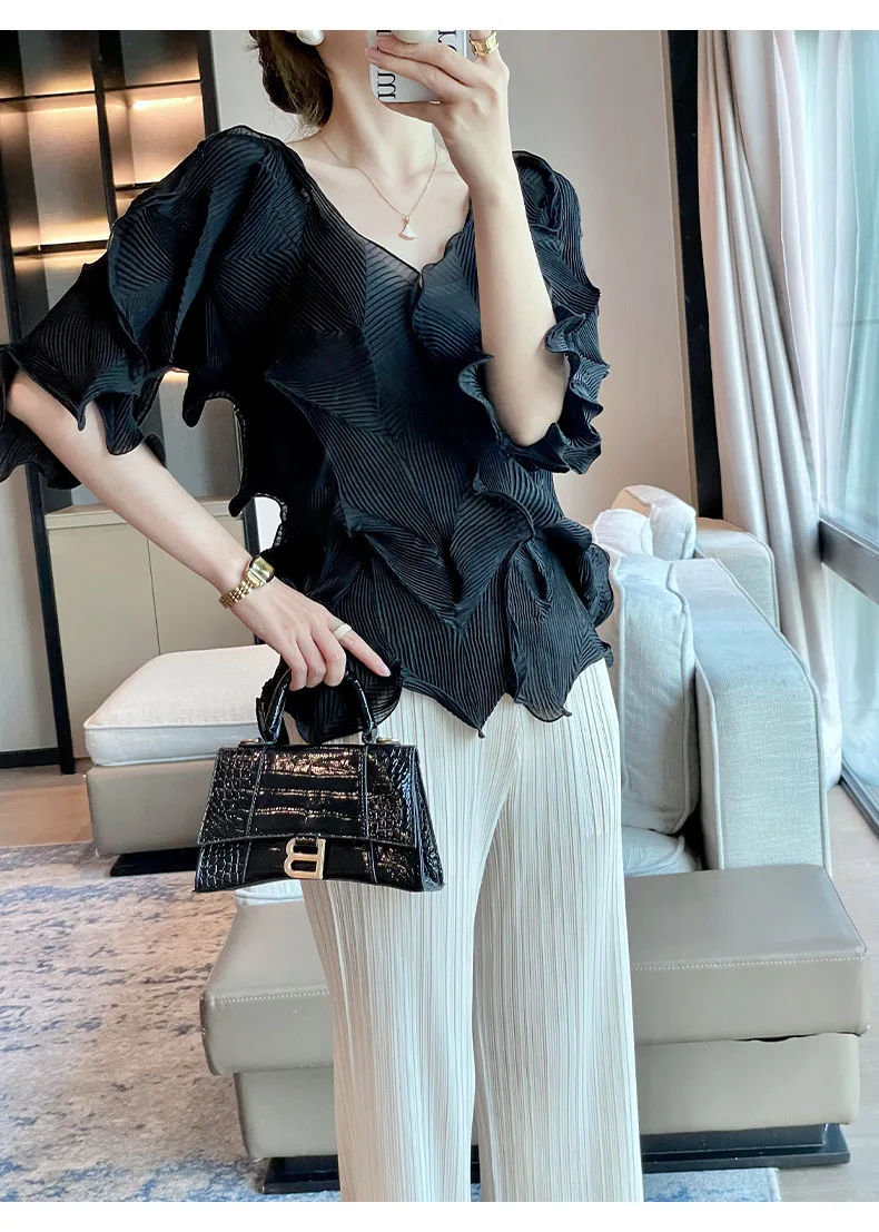 Miyake Pleated T-Shirt 2025 Summer Designer Model Sheer Loose T-Shirt French Elegant Peplum High End Pleated Top Tunic Clothing Miyake Pleated T-Shirt 2025 Summer Designer Model Sheer Loose T-Shirt French Elegant Peplum High End Pleated Top Tunic Clothing
