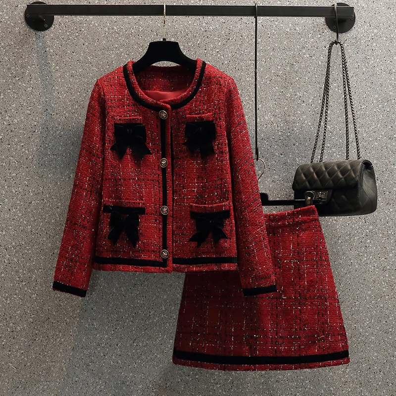 Женский элегантный винтажный твидовый Рождественский красный костюм, жакет, топ и юбка, комплект из двух предметов, зимняя жаккардовая одежда Y2K
Женский элегантный винтажный твидовый Рождественский красный костюм, жакет, топ и юбка, комплект из двух предметов, зимняя жаккардовая одежда Y2K