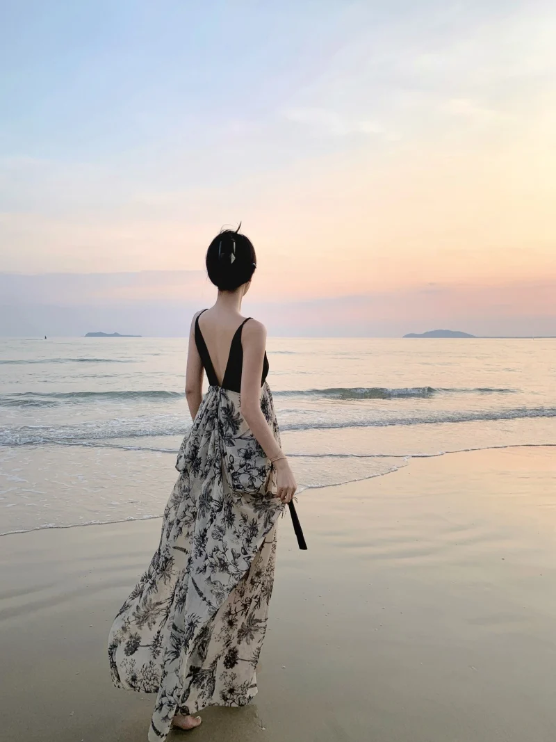 Women's Dresses V-neck Splicing French Retro Backless Ink Painting New Chinese Halter Backless 2013 Elegant Beach Long Dresses
Women's Dresses V-neck Splicing French Retro Backless Ink Painting New Chinese Halter Backless 2013 Elegant Beach Long Dresses