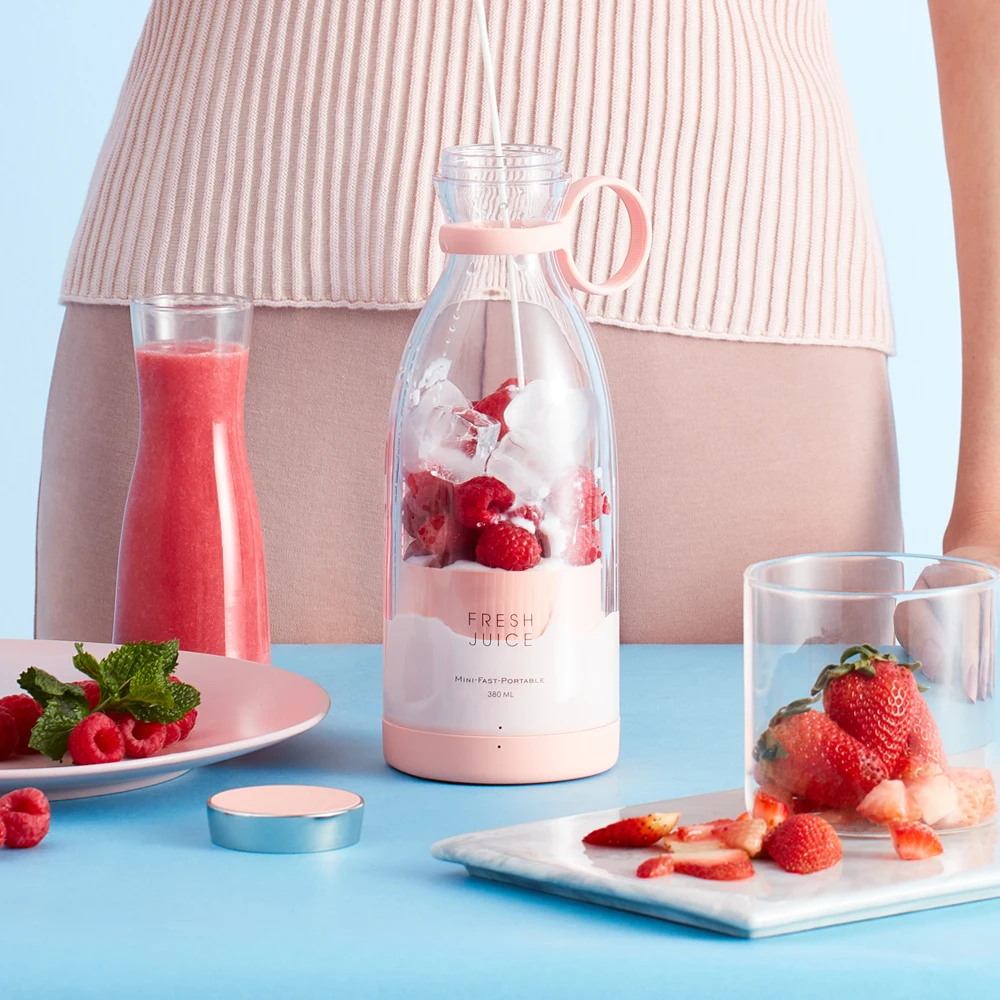 Wireless Charging Portable Waterproof Blender Mini Fruit Juicer Extractor For Mixing Shaking Smoothing
Wireless Charging Portable Waterproof Blender Mini Fruit Juicer Extractor For Mixing Shaking Smoothing