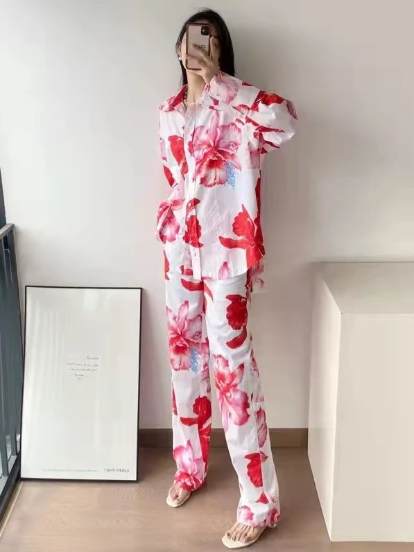 2023 New fashion good quality beach holiday style print silhouette loose big shirt + trousers suit
2023 New fashion good quality beach holiday style print silhouette loose big shirt + trousers suit