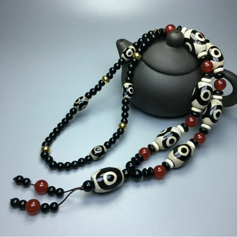 Тибетский Старый Агат Bla и белые три глаза 
Тибетский Старый Агат Bla и белые три глаза