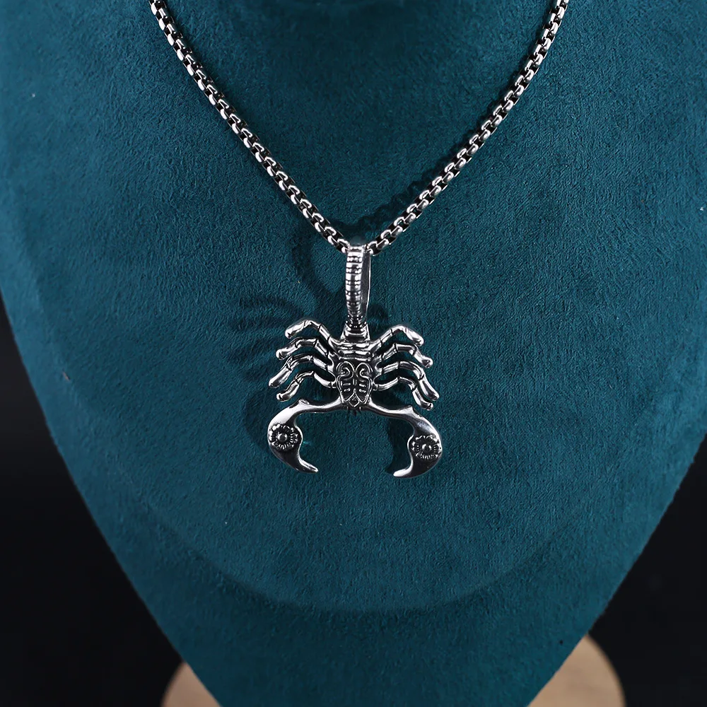 European and American three-dimensional scorpion pendant men's and women's necklaces
European and American three-dimensional scorpion pendant men's and women's necklaces