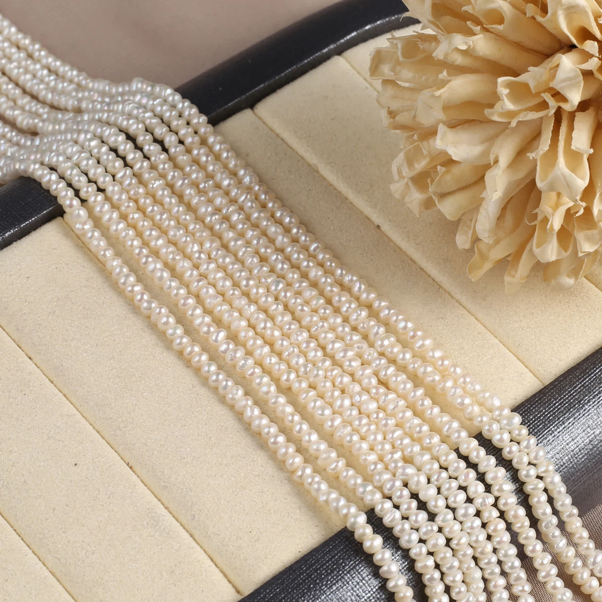 Natural Pearl Flat Beads Exquisite Shape Elegant Appearance for DIY Jewelry Making Handmade Bracelet Necklace Length 36cm
Natural Pearl Flat Beads Exquisite Shape Elegant Appearance for DIY Jewelry Making Handmade Bracelet Necklace Length 36cm