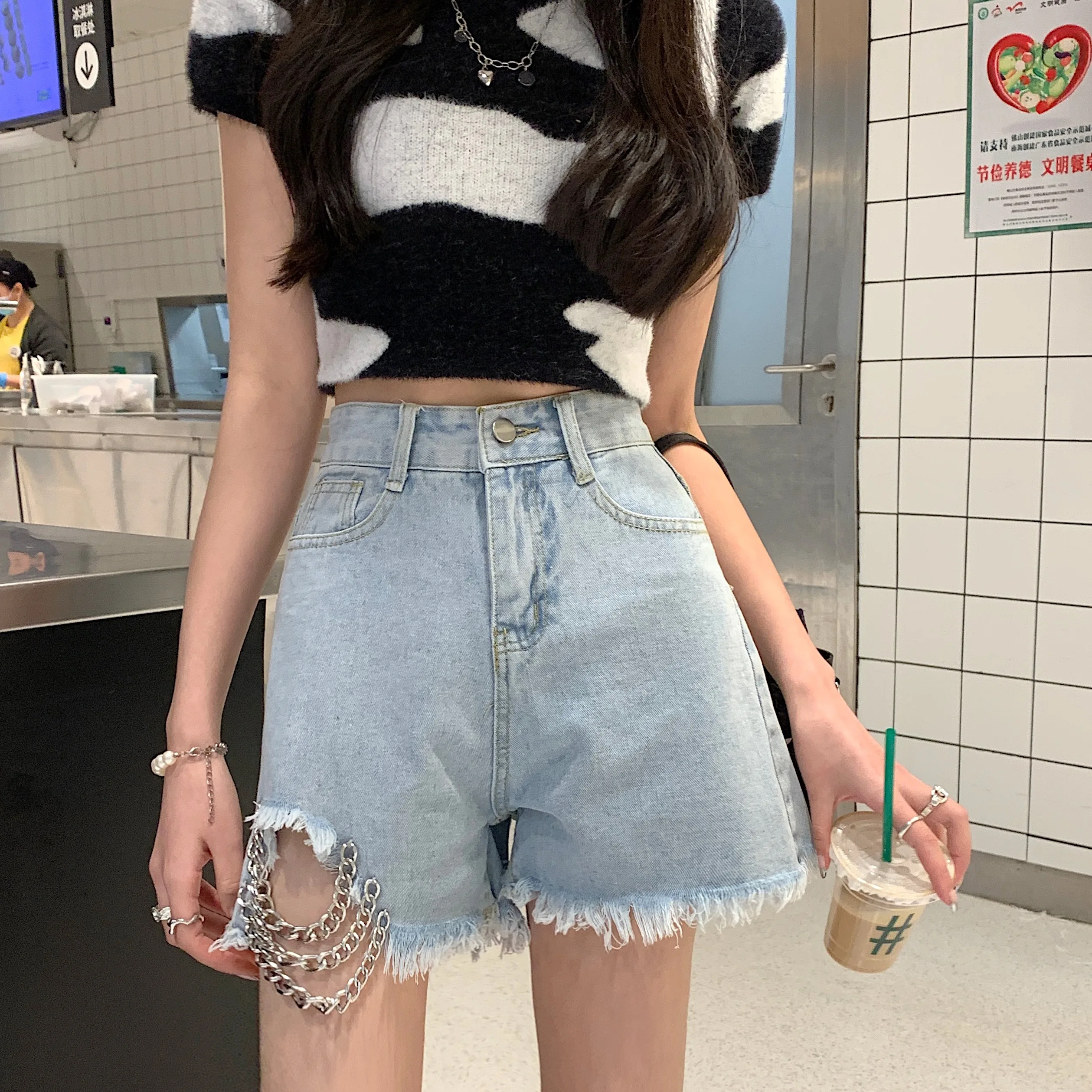 

Women's Side Chain Design Ripped Jeans Shorts, Sexy Denim Pant, Distressed Clothes, Summer Fashion Trends Streetwear, Teen Girls