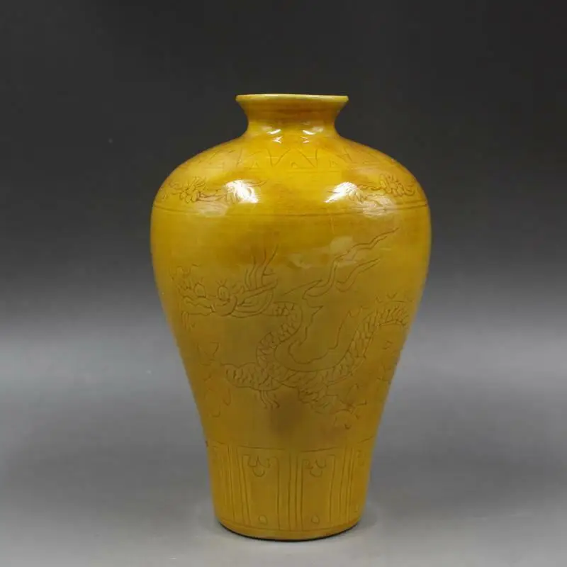 

Chinese Ming Hongzhi Yellow Glaze Porcelain Carved Dragon Phoenix Vase 6.9 inch