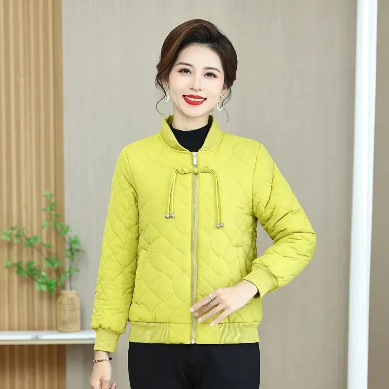 Winter Parkas Solid Color Stand Collar Cotton Jacket Women New Fashion Zipper Short Loose Mom Padded Clothes Female Coat H3341
Winter Parkas Solid Color Stand Collar Cotton Jacket Women New Fashion Zipper Short Loose Mom Padded Clothes Female Coat H3341