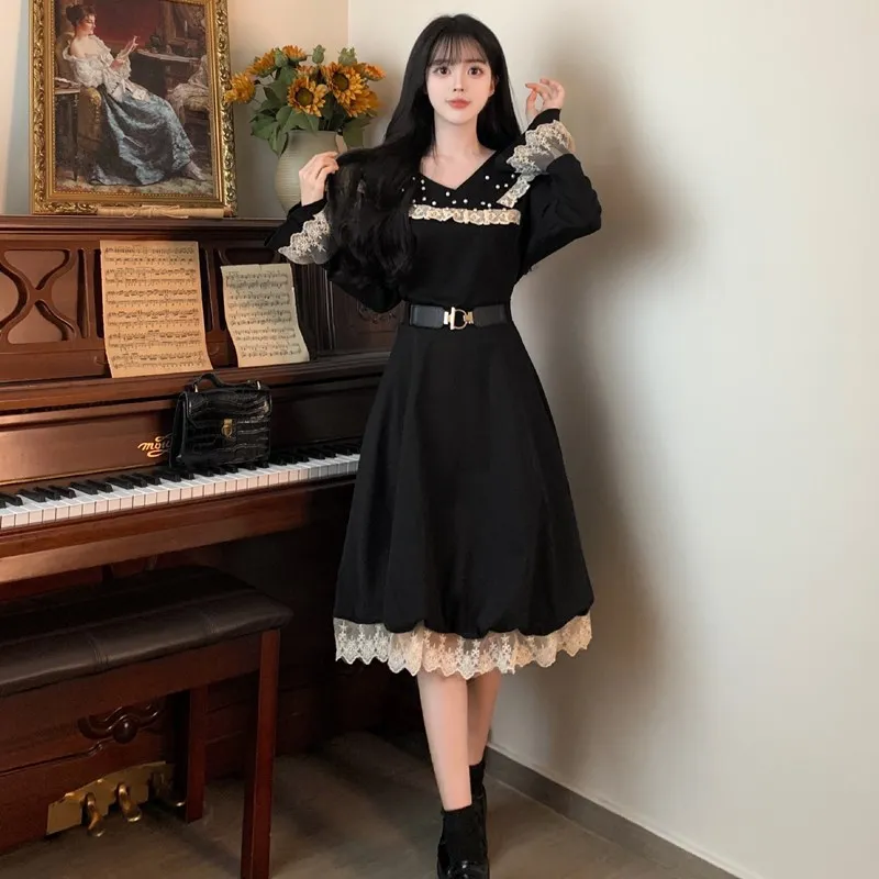 Elegant Lace Patchwork Dresses For Women Large Size Autumn Winter Loose Female Pleated Black Beading Cotton V Neck Party Vestido
Elegant Lace Patchwork Dresses For Women Large Size Autumn Winter Loose Female Pleated Black Beading Cotton V Neck Party Vestido