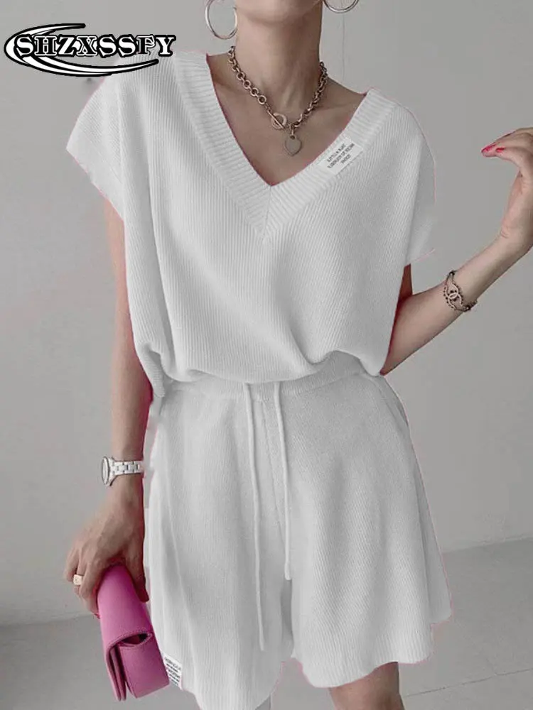 Knitting Summer Women's Suit V Neck Knitted Vest Short High Waist Casual Two Piece Set for Women Fashion Womens Two Peice Sets
Knitting Summer Women's Suit V Neck Knitted Vest Short High Waist Casual Two Piece Set for Women Fashion Womens Two Peice Sets