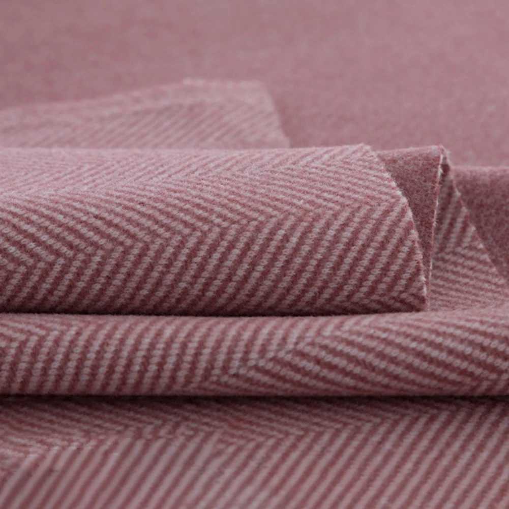 Clothing Herringbone Fabric Autumn And Winter Fashionable SOFT AND COMFORTABLE Sewing Thickened Warm And Insulated
Clothing Herringbone Fabric Autumn And Winter Fashionable SOFT AND COMFORTABLE Sewing Thickened Warm And Insulated
