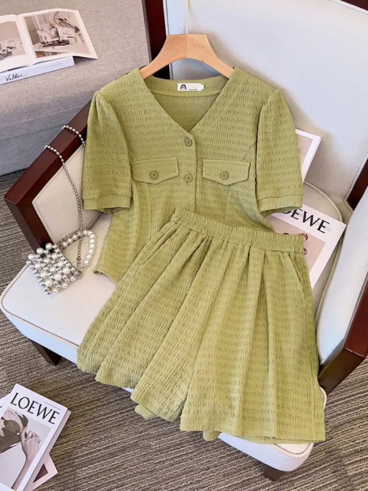 L-4XL Fashion Casual Women Solid Sets 2023 Summer New Slim Set Age Reducing V-neck Top+Loose Shorts Two Piece Set
L-4XL Fashion Casual Women Solid Sets 2023 Summer New Slim Set Age Reducing V-neck Top+Loose Shorts Two Piece Set