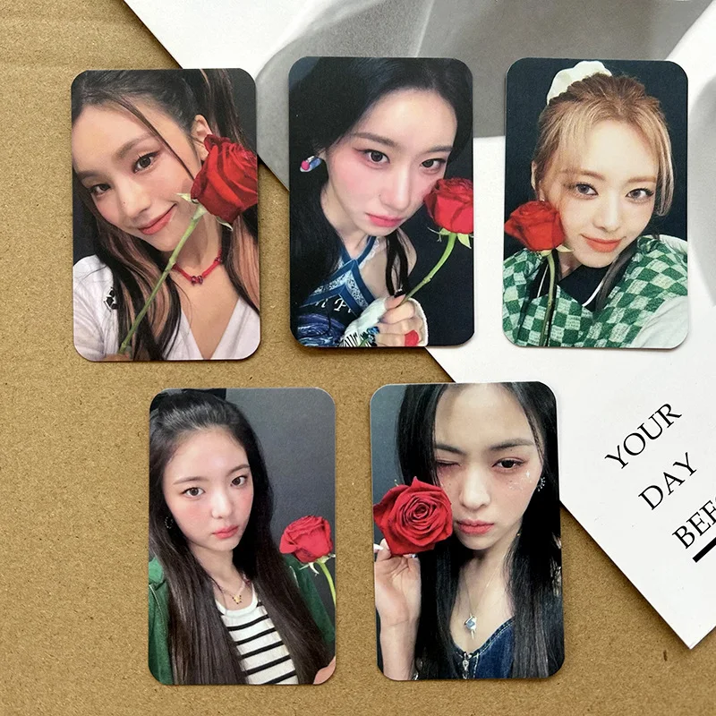 ITZY CHESHIRE Super Arena Double Sided Printing Special Card Postcard For Fans Collection Gifts Lia Ryujin Yeji Yuna Chaeryeong
ITZY CHESHIRE Super Arena Double Sided Printing Special Card Postcard For Fans Collection Gifts Lia Ryujin Yeji Yuna Chaeryeong