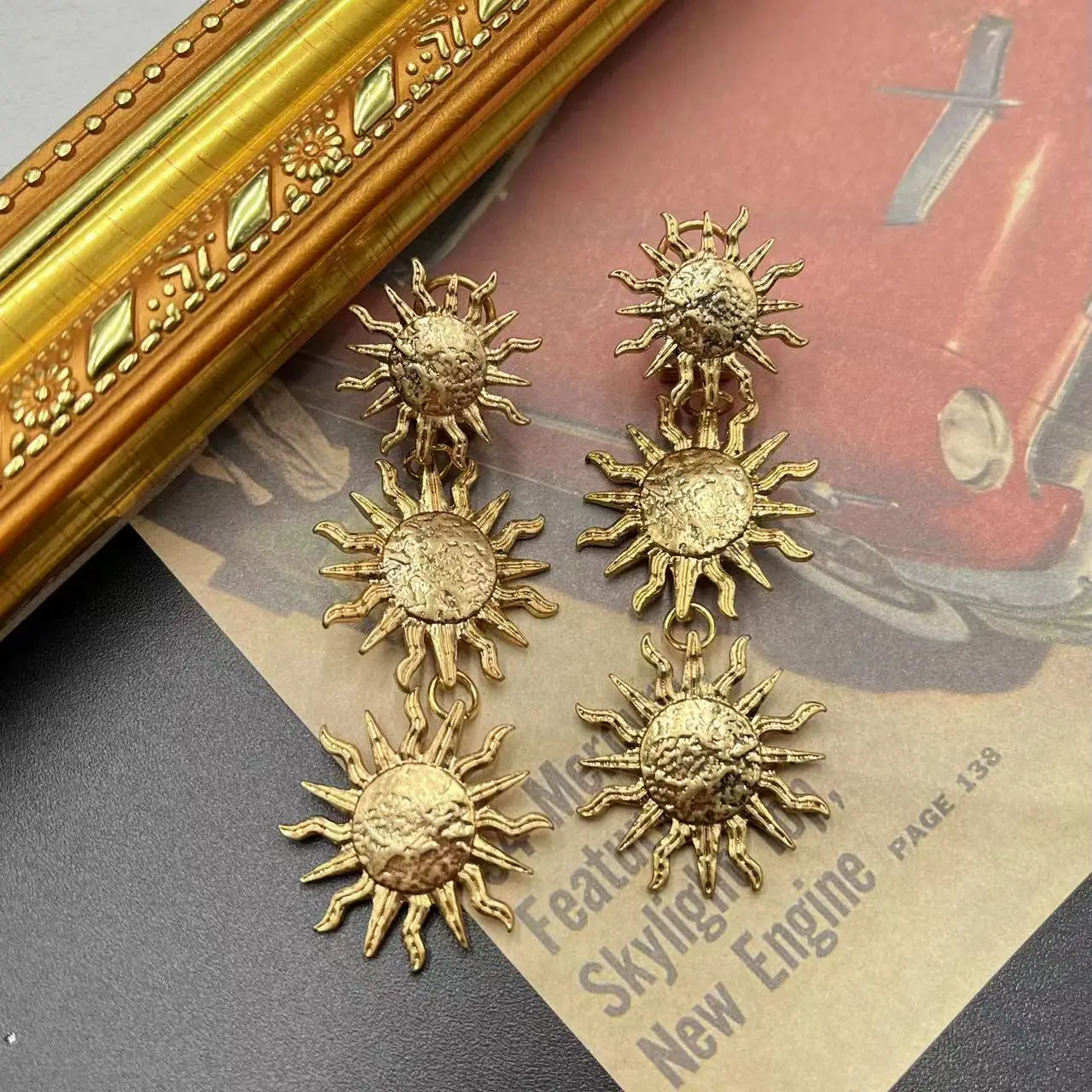Vintage Ornament Eight-Pointed Stars Alloy Tassel French Sun Personalized Fashion Match Female Stud Earrings Earrings
Vintage Ornament Eight-Pointed Stars Alloy Tassel French Sun Personalized Fashion Match Female Stud Earrings Earrings