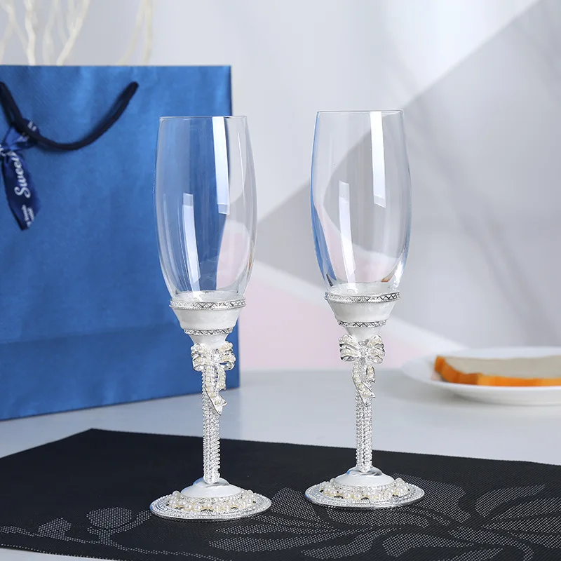 New 2pcs Champagne Cup enamel cup wine cup crystal glass red wine cup personalized exquisite gift
New 2pcs Champagne Cup enamel cup wine cup crystal glass red wine cup personalized exquisite gift
