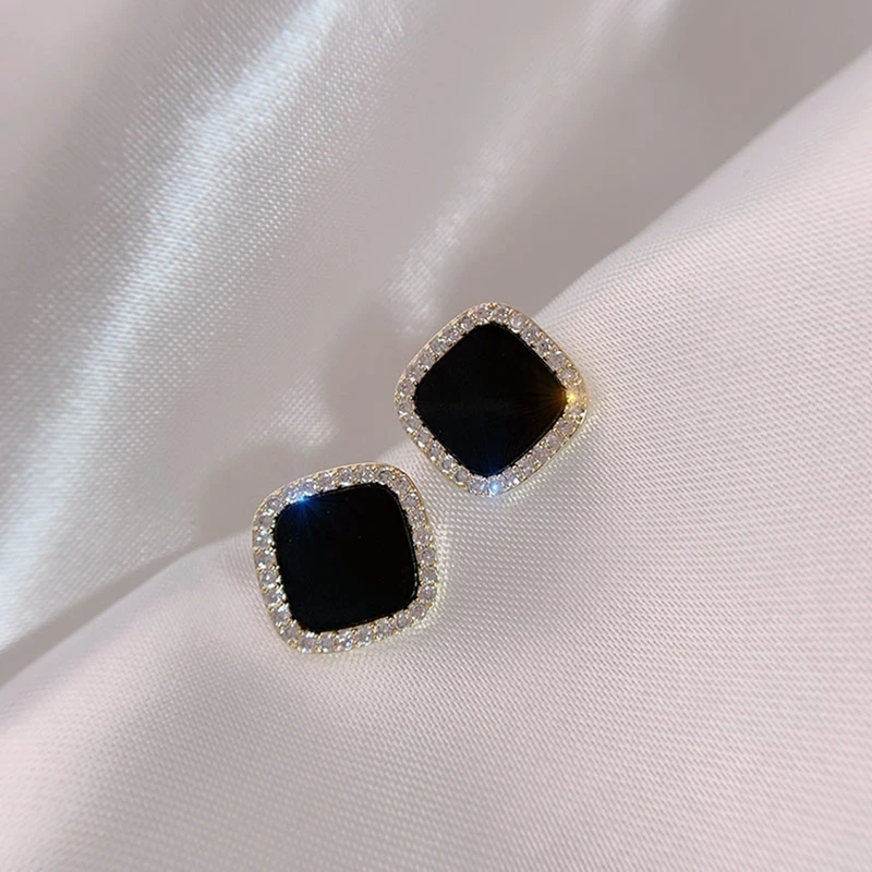 Geometric Stud Earrings Women Daily Wear Party Shiny Cubic Zirconia Ear Piercing Accessories Fashion Contracted Jewelry Geometric Stud Earrings Women Daily Wear Party Shiny Cubic Zirconia Ear Piercing Accessories Fashion Contracted Jewelry