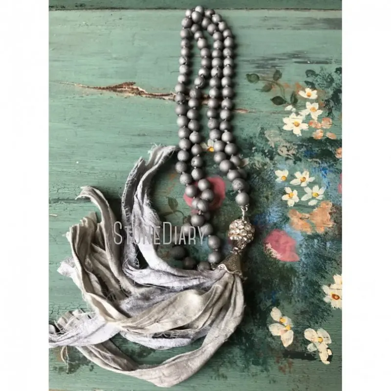 NM11308 Grey Unique Stone Grey Silver Plated Sari Silk Tassel Necklace Hand Knotted Versatile Jewelry Bohemian Boho Style
NM11308 Grey Unique Stone Grey Silver Plated Sari Silk Tassel Necklace Hand Knotted Versatile Jewelry Bohemian Boho Style