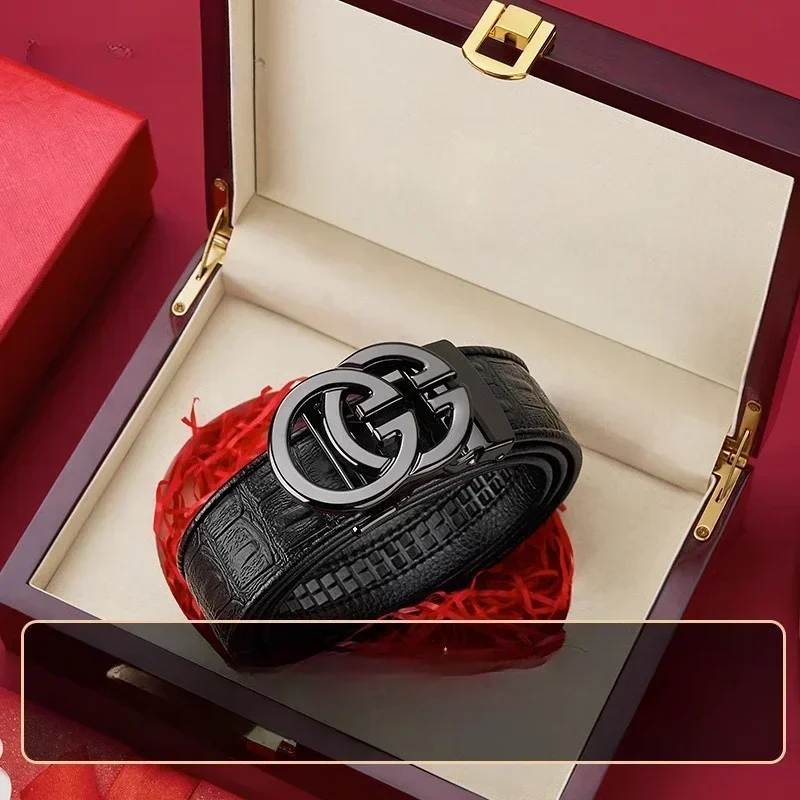 2024 New Business G-shaped Button Smooth Buckle Cowhide Belt Fashion Trend Classic Casual High Quality Belt
2024 New Business G-shaped Button Smooth Buckle Cowhide Belt Fashion Trend Classic Casual High Quality Belt