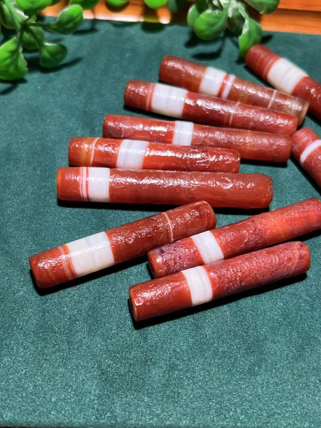 10pcs/lot First line pharmacists make old long tubes Red Agate Dzi Loose Beads Jewelry Accessories DIY
10pcs/lot First line pharmacists make old long tubes Red Agate Dzi Loose Beads Jewelry Accessories DIY