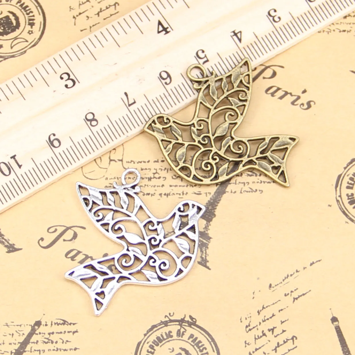 36 шт. Подвески для изготовления ювелирных изделий, полый мир, голубь, 36x32 мм, антикварные посеребренные Подвески «сделай сам», искусственное ожерелье
36 шт. Подвески для изготовления ювелирных изделий, полый мир, голубь, 36x32 мм, антикварные посеребренные Подвески «сделай сам», искусственное ожерелье