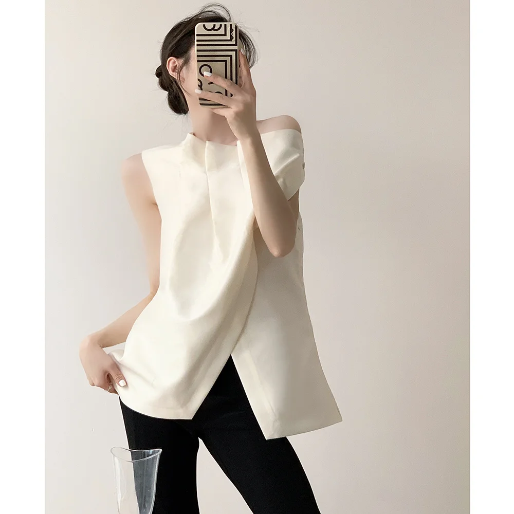Off white sleeveless off the shoulder top with a design sense of niche women's summer high-end asymmetrical French chic tank top
Off white sleeveless off the shoulder top with a design sense of niche women's summer high-end asymmetrical French chic tank top