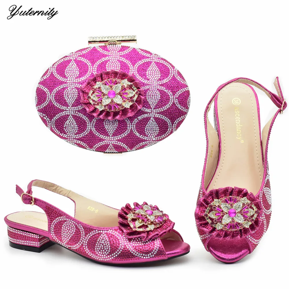 African Style Crystal Women Sandals Shoes And Bag Set Best Selling Ladies Matching Pumps Shoes And Bag Set For Party
African Style Crystal Women Sandals Shoes And Bag Set Best Selling Ladies Matching Pumps Shoes And Bag Set For Party