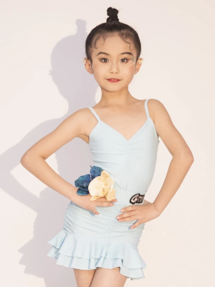 2024 Summer Latin Dance Costume Girls Sleeveless Practice Performance Cuit Flower Blue Dress Cha Cha Rumba Dance Wear DNV20243
2024 Summer Latin Dance Costume Girls Sleeveless Practice Performance Cuit Flower Blue Dress Cha Cha Rumba Dance Wear DNV20243