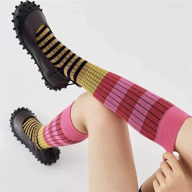 

Retro Color Contrast Gradient Stripes Knee-length Calf Socks Men And Women Individual Fashion Cotton Sports Socking