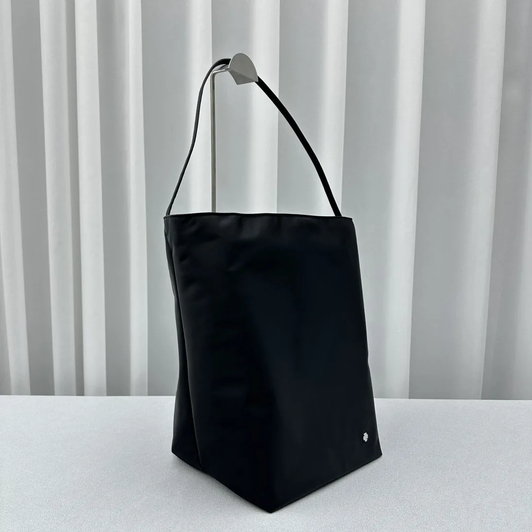 

2024 Простая Повседневная стильная сумка-мешок большой вместимости с защитой от загрязнений и царапин 427