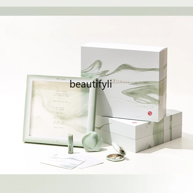 Fight for Qingliu Jade Limited Gift Box Blusher Plate Lipstick Lip Balm Eyebrow Plate
Fight for Qingliu Jade Limited Gift Box Blusher Plate Lipstick Lip Balm Eyebrow Plate