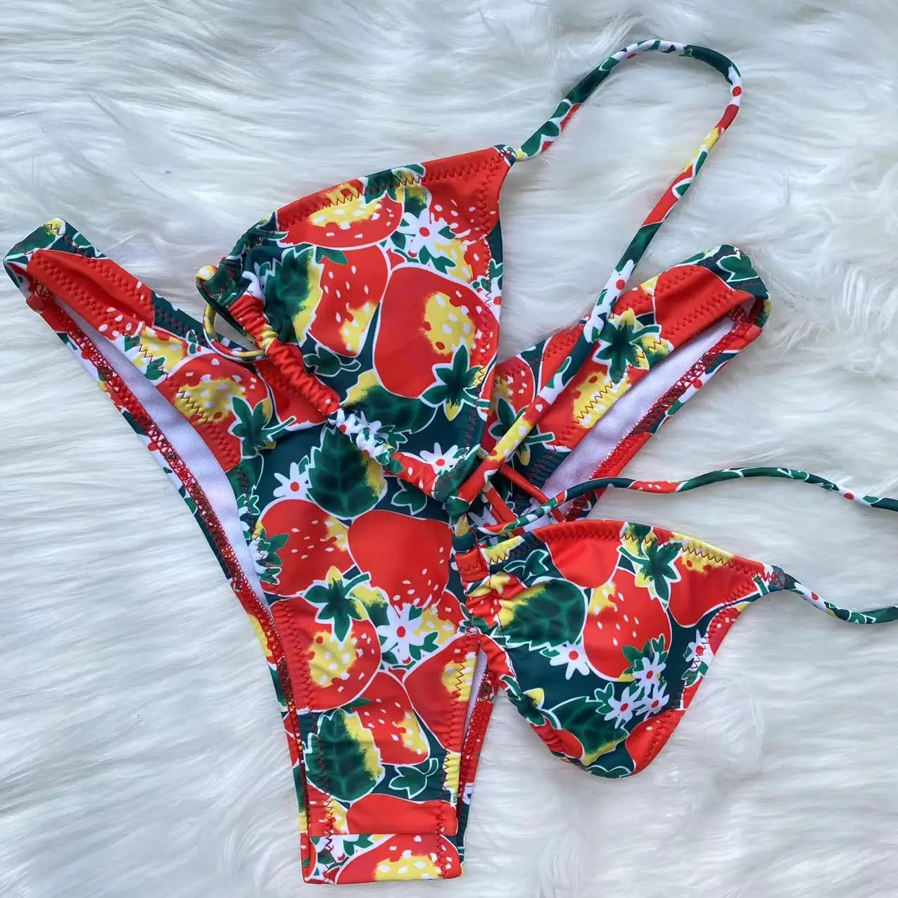 2023 Sexy Triangle Micro Bikini Set Strawberry Print Swimsuit Women's Swimming Suit Cute Swimwear High Cut Bathing Suit Swim
2023 Sexy Triangle Micro Bikini Set Strawberry Print Swimsuit Women's Swimming Suit Cute Swimwear High Cut Bathing Suit Swim