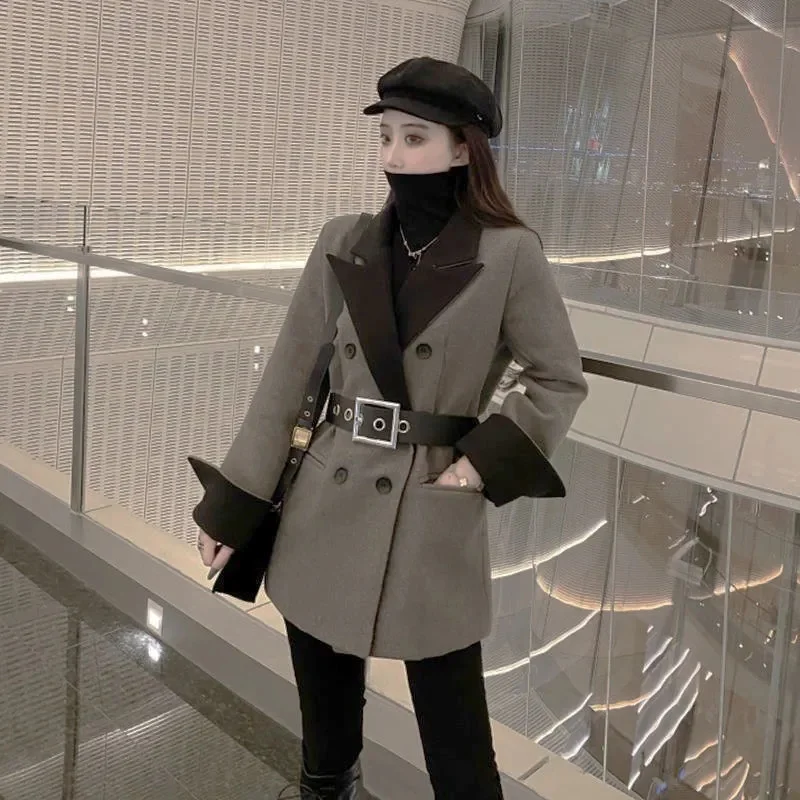 Woolen Coat Women Winter 2023 New Korean Version Slimming Waist in Long Long Sleeve Thickened Suit Wool Coat Solid Color Commute
Woolen Coat Women Winter 2023 New Korean Version Slimming Waist in Long Long Sleeve Thickened Suit Wool Coat Solid Color Commute