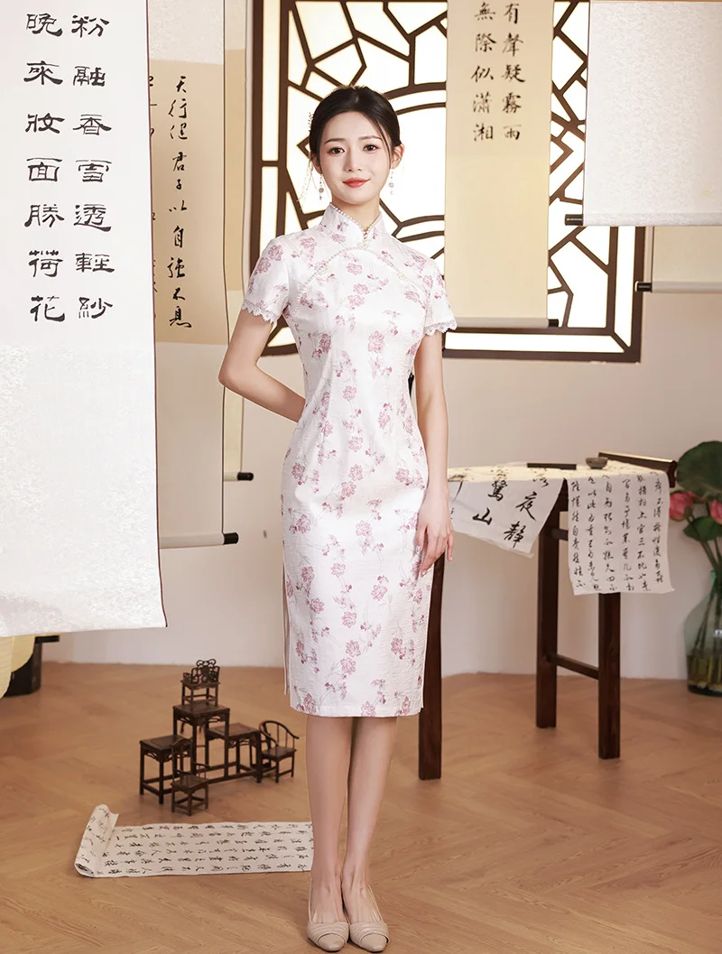 Chinese Style Classic Floral Print Qipao Women Traditional Beading Cheongsam Oriental Party Slim Gown
Chinese Style Classic Floral Print Qipao Women Traditional Beading Cheongsam Oriental Party Slim Gown