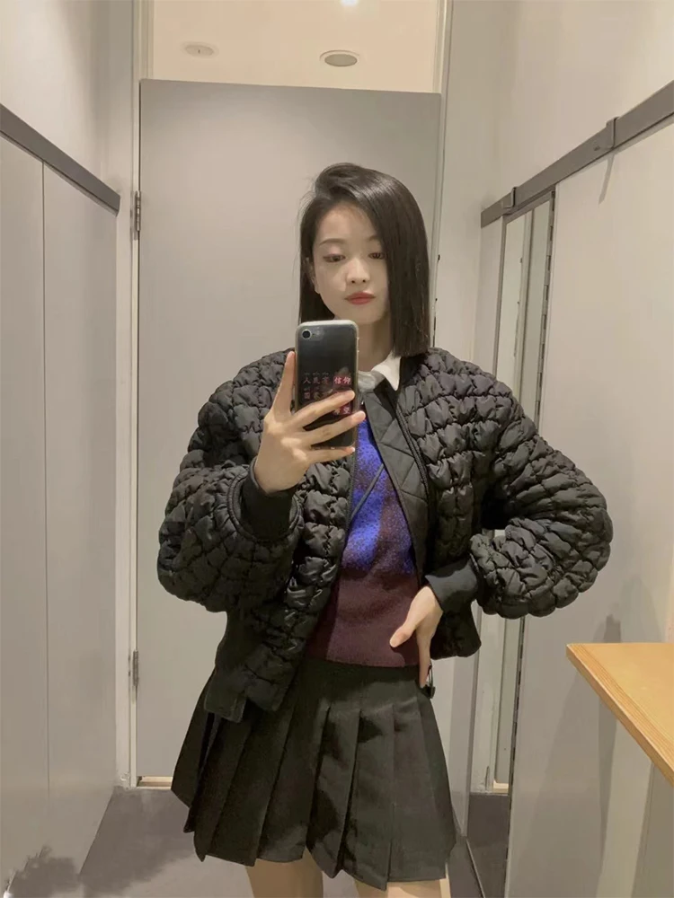 CSHigh quality black bomber jacket women's loose quilted texture cloud bomber jacket 2023 winter new style
CSHigh quality black bomber jacket women's loose quilted texture cloud bomber jacket 2023 winter new style