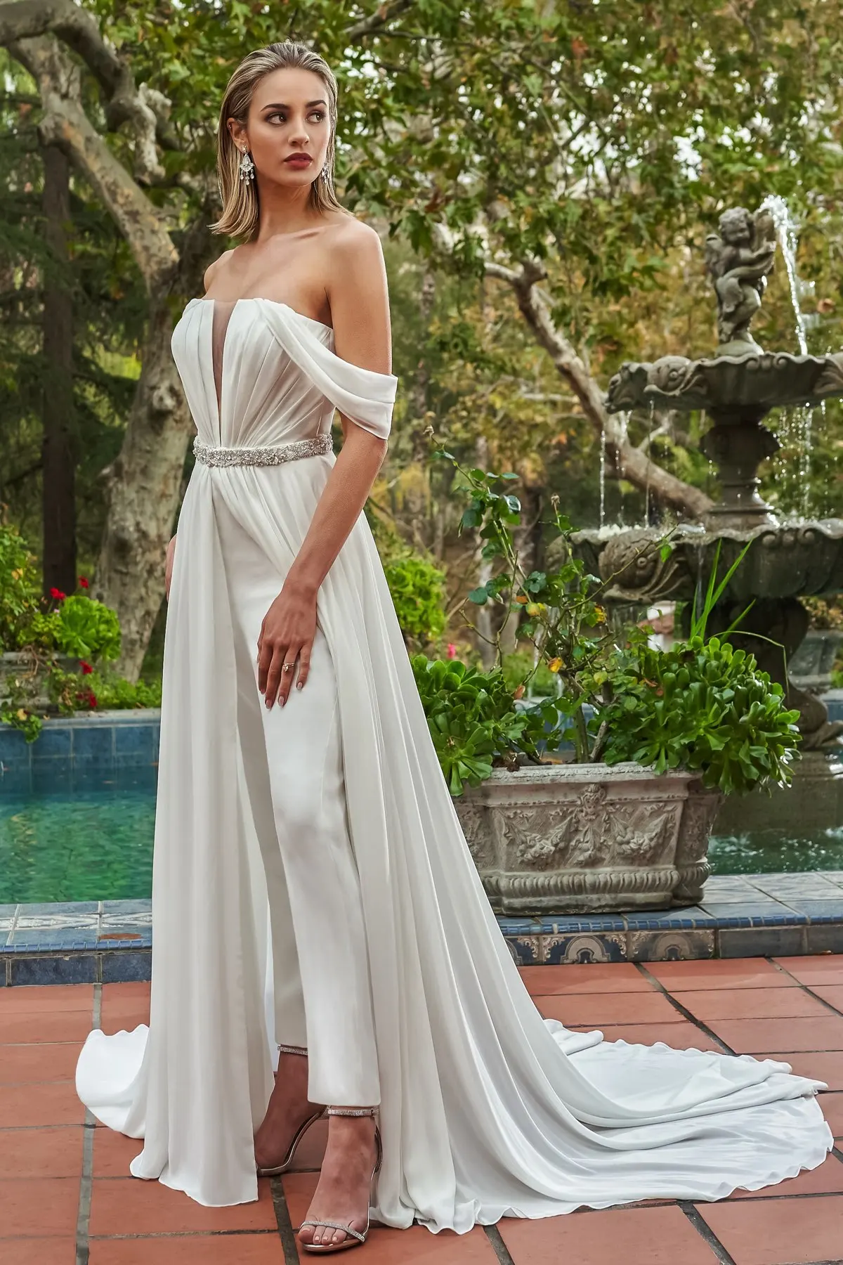 2023 Women Wear Jumpsuits Wedding Party Dress with Detachable Overskirts Bridal Gowns Buttons Back Ruched Off Shoulder Vestidos
2023 Women Wear Jumpsuits Wedding Party Dress with Detachable Overskirts Bridal Gowns Buttons Back Ruched Off Shoulder Vestidos