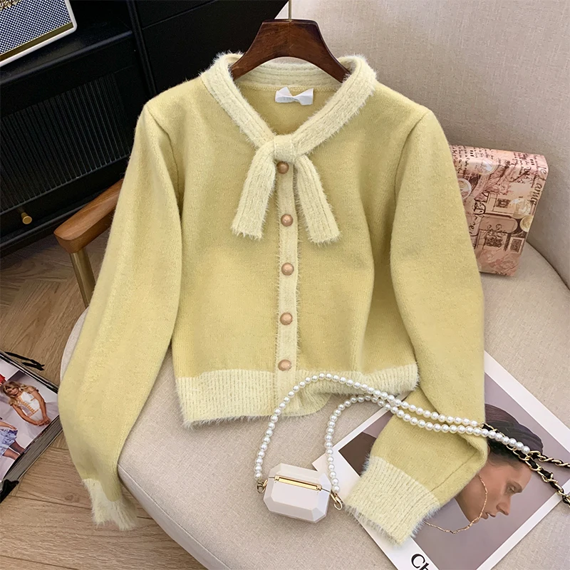 Sweet Style Bow Sweater Contrasting Color Patchwork V-Neck Cardigan Women's Autumn/Winter Loose Fitting Long Sleeved Knitted Top
Sweet Style Bow Sweater Contrasting Color Patchwork V-Neck Cardigan Women's Autumn/Winter Loose Fitting Long Sleeved Knitted Top
