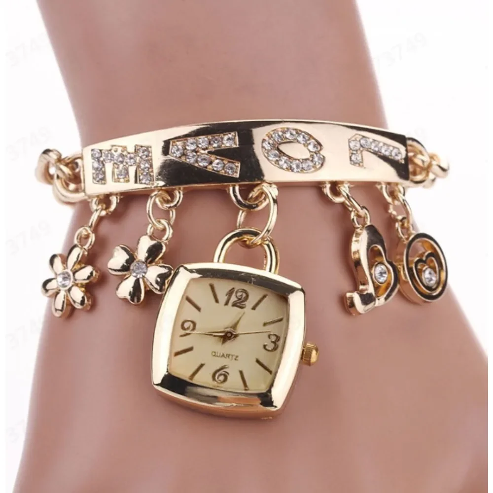 Women's Stainless Steel Bracelet Watches Fashion Stylish LOVE Capital Letter Gold Square Diamond Inlaid Relogios Feminino
Women's Stainless Steel Bracelet Watches Fashion Stylish LOVE Capital Letter Gold Square Diamond Inlaid Relogios Feminino
