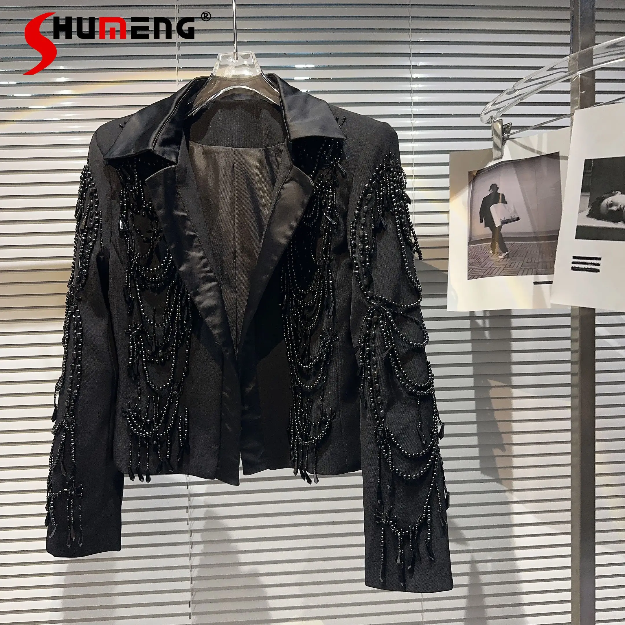 2023 Autumn New Catwalk Performance Black Pearl Chain Blazer Women Heavy Industry Elegant Short Studded Coat Top Femme
2023 Autumn New Catwalk Performance Black Pearl Chain Blazer Women Heavy Industry Elegant Short Studded Coat Top Femme