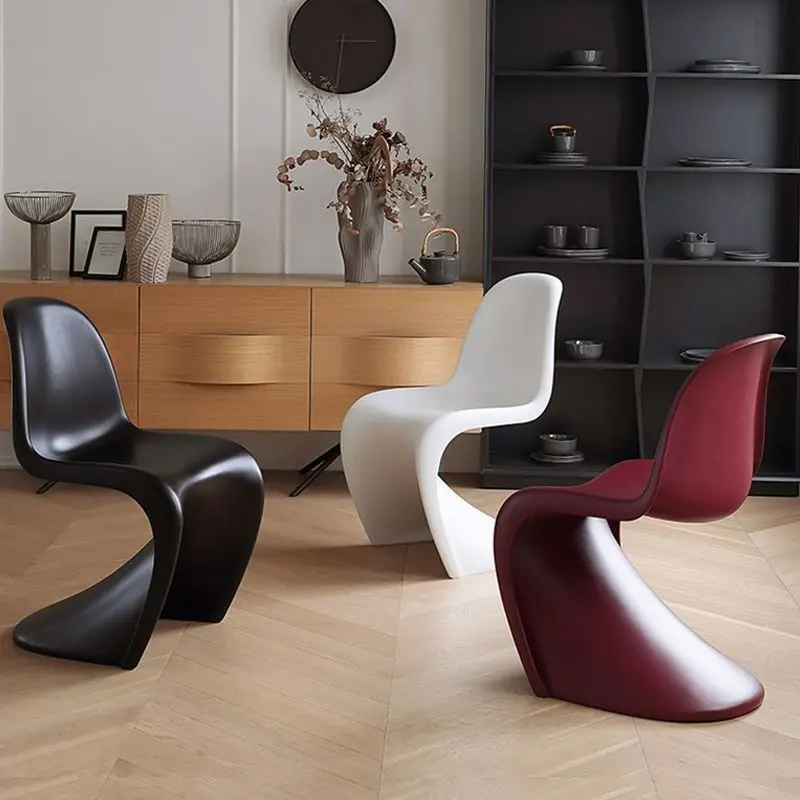 Nordic home dining chair can be stacked simple designer plastic chair Panton chair dressing stool
Nordic home dining chair can be stacked simple designer plastic chair Panton chair dressing stool