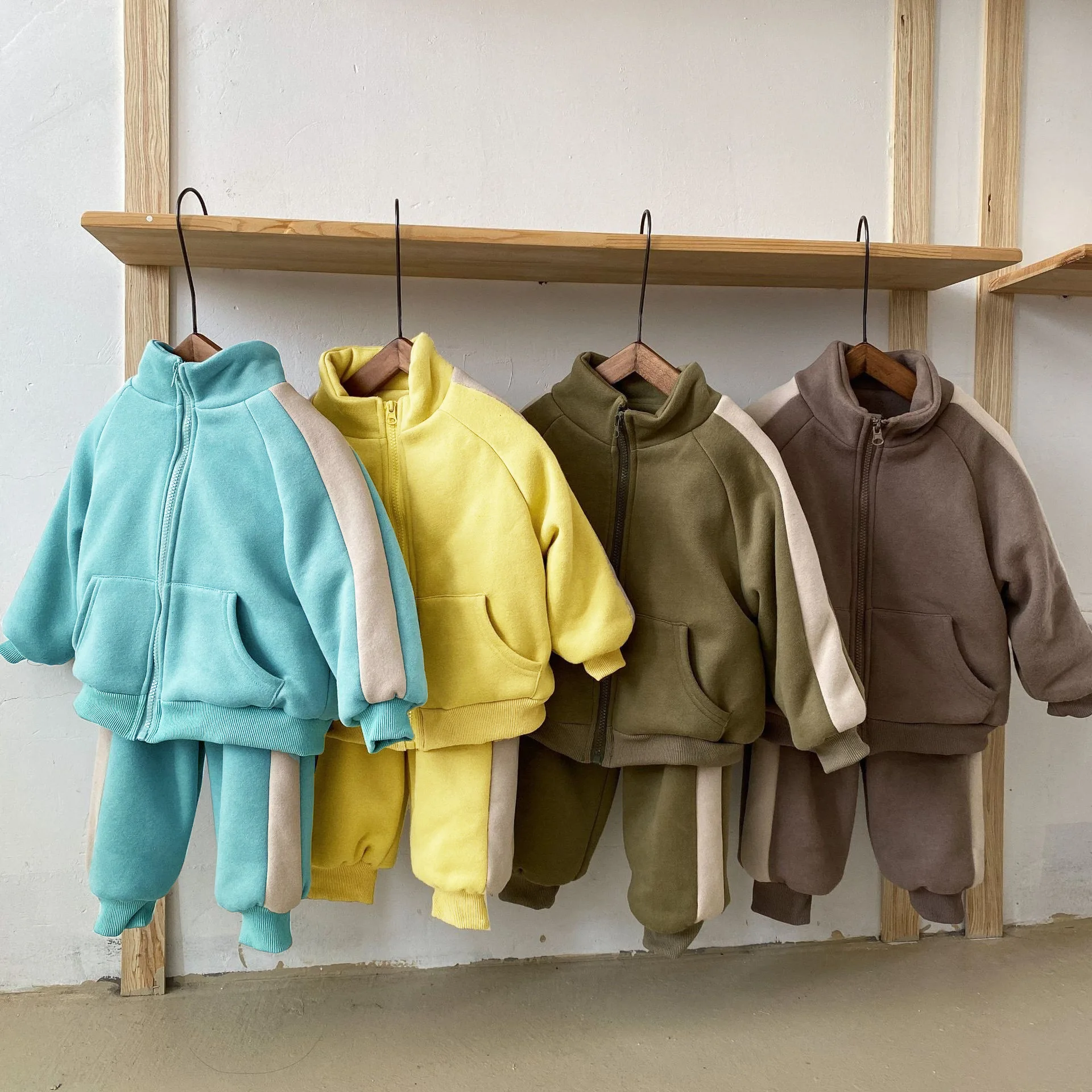 New Designer Cartoon ClothingSummer Printed Baby Girl Tracksuit Baby Boy Clothes T-shirt+shorts Casual Solid Color Sets
New Designer Cartoon ClothingSummer Printed Baby Girl Tracksuit Baby Boy Clothes T-shirt+shorts Casual Solid Color Sets