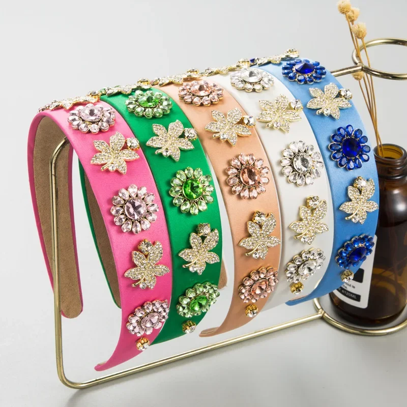 European and American Fashion New Style Bright Cloth Headband Female Alloy Leaves Diamond Headwear Wholesale
European and American Fashion New Style Bright Cloth Headband Female Alloy Leaves Diamond Headwear Wholesale
