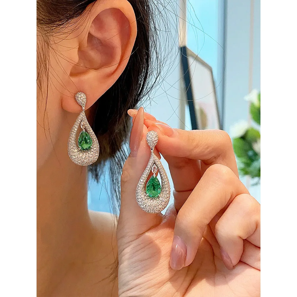 

Apasion 2023 New Live Streaming Hot Selling Model Luxurious Inlaid With 9 * 13mm Simulated Emerald European And American Earring