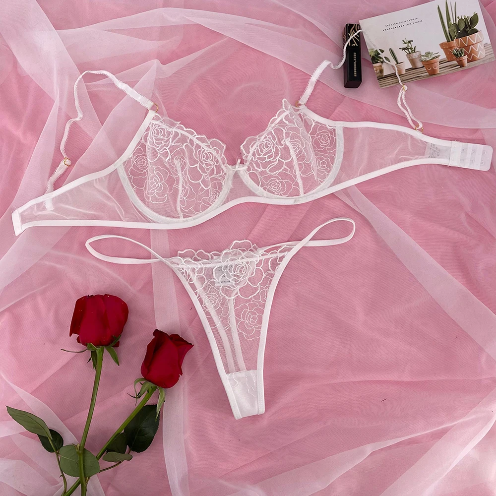 Women lingerie sexy Bra and thong set floral lace low-rise thongs breathable underwear S M L XL black and white panties 2023
Women lingerie sexy Bra and thong set floral lace low-rise thongs breathable underwear S M L XL black and white panties 2023