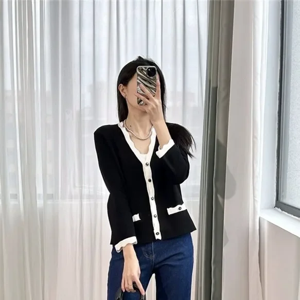 

Women Black Knitted Cardigan Color Contrast V-Neck Single Breasted Long Sleeve Casual Spring 2024 Coat