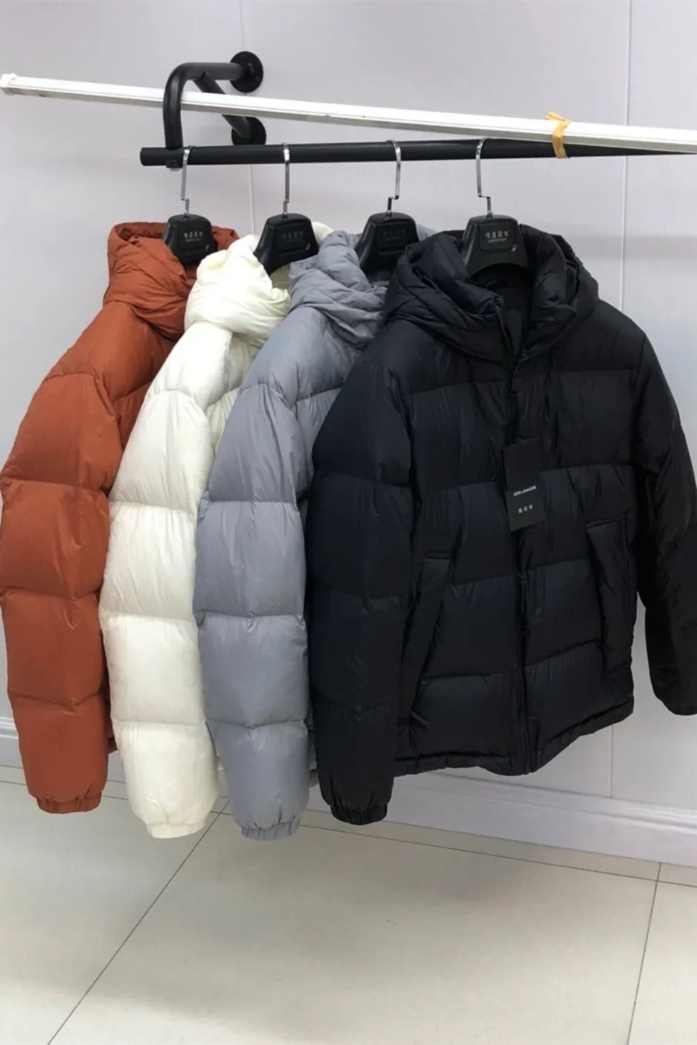 Down Coat Men's Short Outdoor Casual Standing Collar Fashion Work Style Parkton Coat Men's Thickened 
Down Coat Men's Short Outdoor Casual Standing Collar Fashion Work Style Parkton Coat Men's Thickened