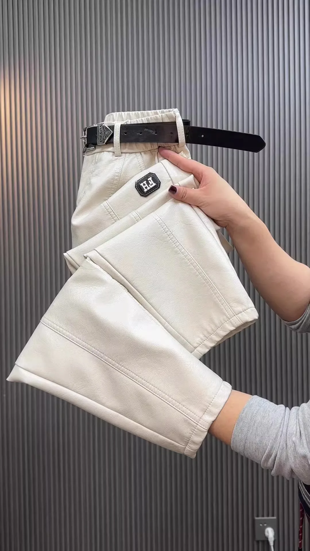 Fashion Y2k Leather Pants High Quality PU Casual Straight Leg Pant Loose Slimming Plus Size Highs Waist Haren Trousers Women 34 S7080853a8d0347b59c96fac1d2269f9b3