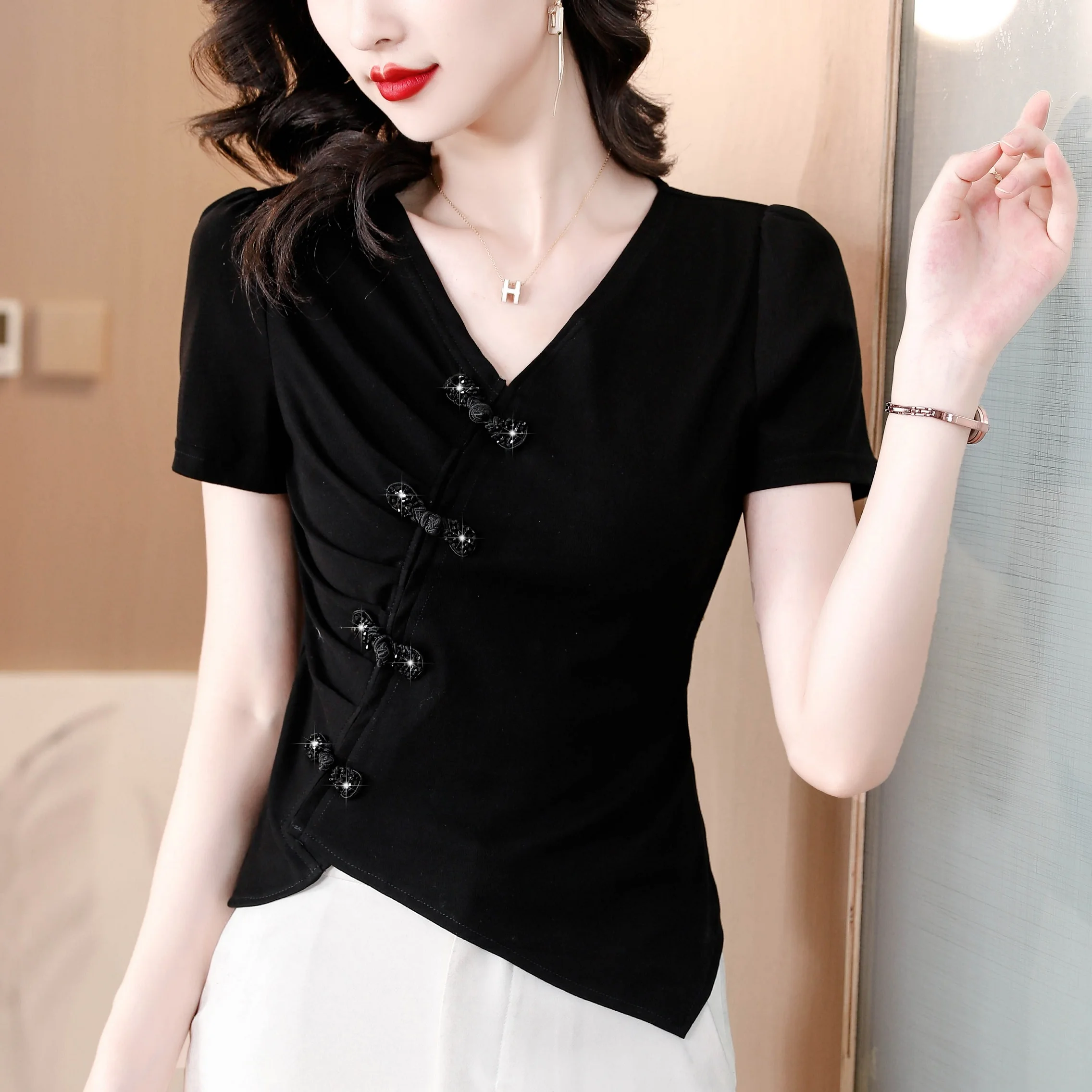 Girls Summer T Shirts Female Short Sleeve Vintage Buttons V Neck Tshirts Tops Women White Black Irregular Tees
Girls Summer T Shirts Female Short Sleeve Vintage Buttons V Neck Tshirts Tops Women White Black Irregular Tees