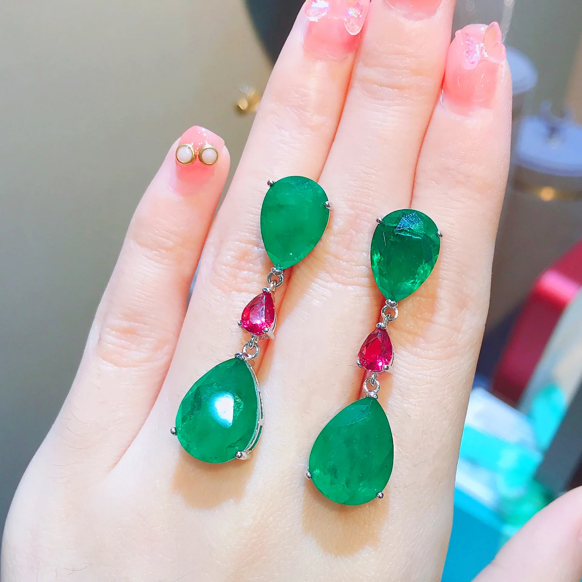 100% 925 Silver Sterling Origin Emerald Gemstone Drop Earring Women Green Emerald Jewellry Aros Mujer Oreja Orecchini Earrings 
100% 925 Silver Sterling Origin Emerald Gemstone Drop Earring Women Green Emerald Jewellry Aros Mujer Oreja Orecchini Earrings