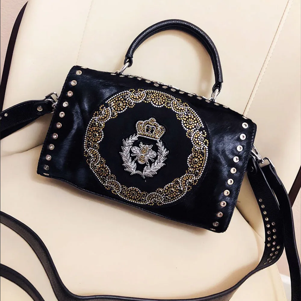 Brand Women Leather Handbags Fashion Rivet Female Tote Bag Black High Capacity Crossbody Bag Ladies 2022 New Luxury Shoulder Bag
Brand Women Leather Handbags Fashion Rivet Female Tote Bag Black High Capacity Crossbody Bag Ladies 2022 New Luxury Shoulder Bag